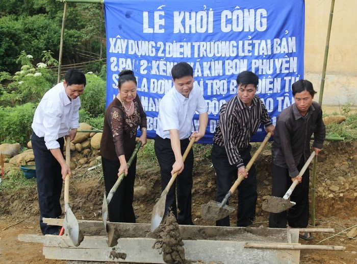 Sáng ngày 7/5, Báo GDVN tiếp tục cùng UBND xã Kim Bon (Phù Yên, Sơn La) tổ chức Lễ khởi công 2 điểm trường lẻ tại bản Suối Pa và bản Suối Kếnh