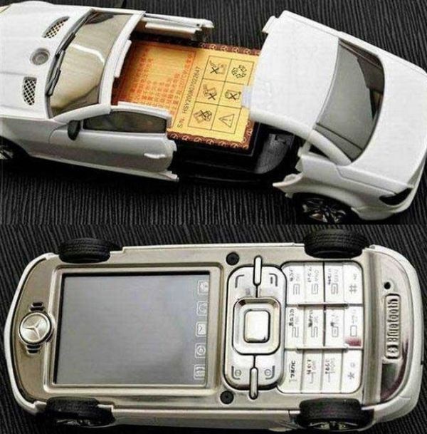 1. Điện thoại siêu xe Mercedes-Benz Được tạo ra bởi một nhà thiết kế đến từ Trung Quốc, chiếc di động COOLF5 trông giống như một bản sao của chiếc xế hộp Mercedes- Benz màu trắng thời thượng với tốc độ kết nối cả GSM,GPRS nhanh và mạnh. Chiếc điện thoại này có màn hình hiển thị TFT 2,2 inch, camera 1.3 megapixel, độ phân giải QUGA 240x 320 pixels và các tính năng khác bao gồm khả năng trình duyệt WAP, truy cập internet dễ dàng, tin nhắn đa phương tiện SMS và MMS, Bluetooth, máy nghe nhạc, phần mềm đọc e-book. Chiếc COOLF5 này có kích thước 120x51x22 mm và nặng 22 gam , được hỗ trợ pin với thời gian sử dụng từ 2 giờ đến 8 giờ và có giá 145 đô la. Đây sẽ là món đồ phù hợp cho giới doanh nhân, những người luôn muốn tìm kiếm chút hài hước bên cạnh vẻ khô cứng của bộ trang phục công sở.