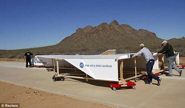 Bảo tàng không gian và vũ trụ Pima ở Tucson là đơn vị tổ chức dự án, với mục đích truyền cảm hứng cho thế hệ trẻ để chúng hình thành niềm đam mê đối với ngành thiết kế và chế tạo máy bay.