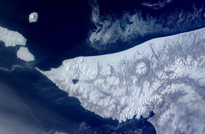 Kamchatka Peninsula thuộc bờ biển phía Đông nước Nga được chụp từ Cơ quan Vũ trụ Châu Âu