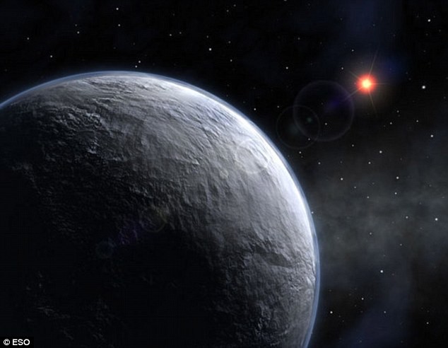 6. Hành tinh lạnh nhất Nếu WASP-12b có nhiệt độ thiêu đốt thì OGLE-BLG-390L lại trái ngược hoàn toàn. OGLE-BLG-390L là hành tinh lạnh nhất, có khối lượng gấp 5 lần trái đất và nó cũng là hành tinh xa nhất mà con người tìm thấy ( khoảng cách 28.000 năm ánh sáng ). Nhiệt độ trên bề mặt hành tinh vào khoảng -220 độ C.