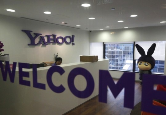 Cũng trong tình trạng khó khăn song Yahoo cực hào phóng với nhân viên mới. Nếu đầu quân cho Yahoo, bạn sẽ nhận được 81.100 USD/năm (khoảng 1,7 tỷ đồng).