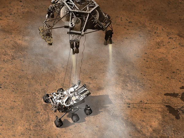 7. Hạ cánh Curiosity hạ cánh trên bề mặt sao hỏa nhờ các bánh xe của mình và thu được nhiều dữ liệu hiệu quả hơn những thế hệ tiền nhiệm trước đó do nó được trang bị tốt hơn để hạ cánh, thực hiện sứ mệnh thăm dò bên trong núi lửa Gale Crater trên sao Hỏa.