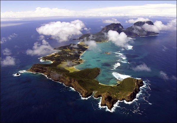 3. Khó báu của đảo Lord Howe. Đảo nằm trong vùng biển Tasmania và chỉ có 300 cư dân bản địa. Vậy mà hàng năm, đảo đón hàng chục nghìn du khách tới thăm quan chỉ vì một kho báu bí ẩn.