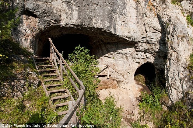 Hang của người Denisovan cổ xưa nằm trên đỉnh núi Altai, miền Nam Siberia