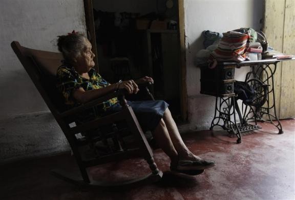 Cụ bà Emilia Rodriguez, 78 tuổi ở Havana, Cuba.