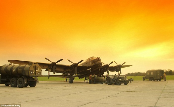 Những bức ảnh này được chụp tại Trung tâm Di sản Hàng không Lincolnshire – từng là căn cứ của máy bay ném bom Lancaster thuộc Lực lượng Không quân Hoàng gia Anh RAF.