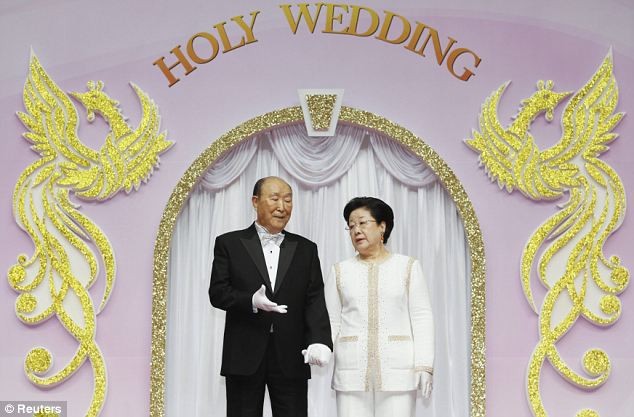 Mục sư Sun Myung Moon và vợ của ông.