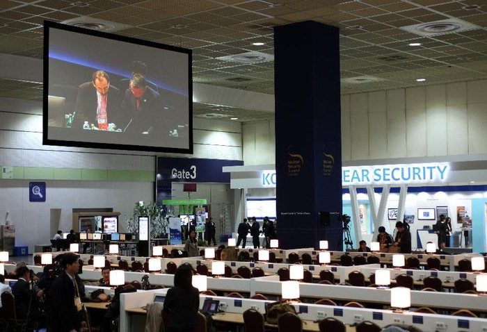 Các nhà báo đang theo dõi phiên họp Hội nghị thượng đỉnh An ninh Hạt nhân 2012.