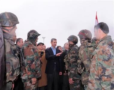Ông Assad đã có cuộc trò chuyện với những người ủng hộ, các binh sĩ quân đội.