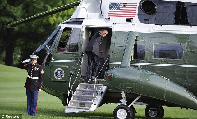 Ông Obama rời Nhà Trắng khi có cuộc gặp với Tổng thống Pháp.