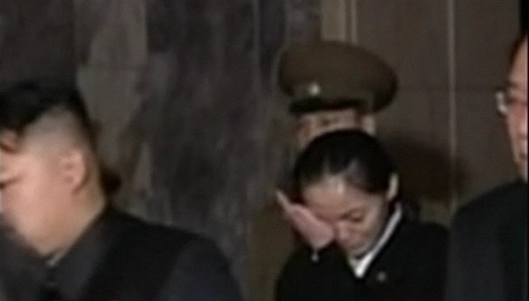 Cuối năm 2011, hình ảnh một cô gái xuất hiện sau ông Kim Jong-un trong lễ tang cố Chủ tịch Kim Jong-il cũng được cho là em gái của nhà lãnh đạo trẻ tuổi này