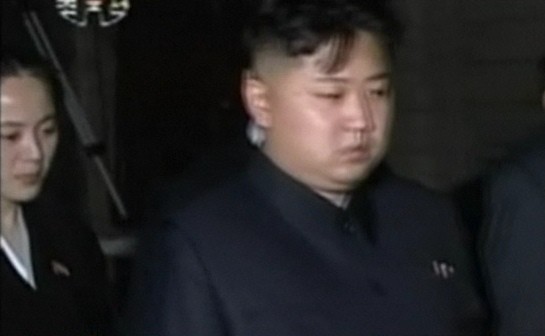 Người phụ nữ trẻ đi sau ông Kim Jong-un trong lễ tang cố Chủ tịch Kim Jong-il