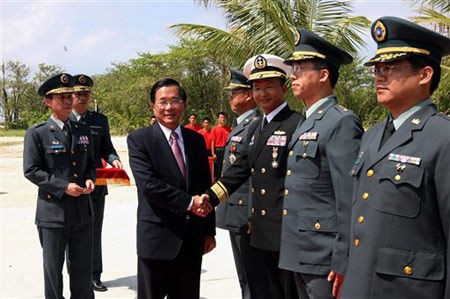 Trần Thủy Biển, lãnh đạo cao nhất Đài Loan ngang nhiên ra Ba Bình, Trường Sa năm 2008 thị sát trái phép, một động thái leo thang ngông cuồng chưa từng có tiền lệ