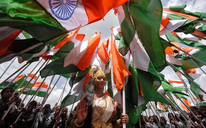 Rừng cờ Ấn Độ rực rỡ.
