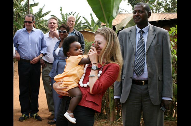 Năm 2008, Chelsea đã đến thăm Phòng khám chăm sóc y tế nông thôn ở Rwinkwavu, Rwanda, Quỹ Clinton hỗ trợ.