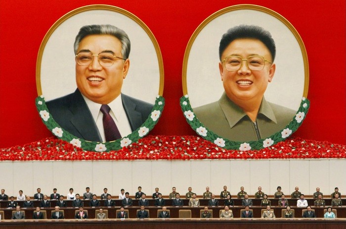 Thủ tướng Triều Tiên Choe Yong-Rim, Phó Nguyên soái Choe Ryong Hae, Phó Nguyên soái Hyon Yong-chol, nữ tướng Kim Kyong-hui và cũng là em gái ông Kim Jong-il tham dự.