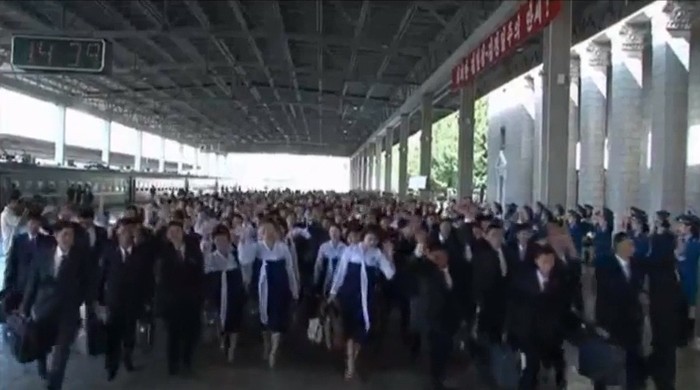 Đại biểu thanh niên các tỉnh thành đổ về ga Bình Nhưỡng