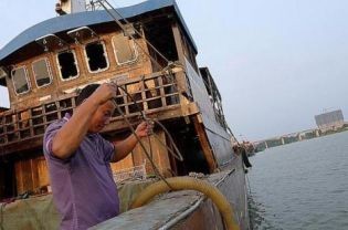 Ngư dân Trần Nghị Tân đã nhận được khoảng 400.000 nhân dân tệ