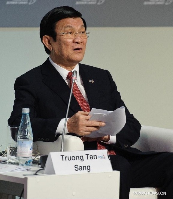 Chủ tịch nước Việt Nam Trương Tấn Sang có bài phát biểu trong cuộc thảo luận nhóm về tài nguyên nước tại Hội nghị cấp cao CEO APEC diễn ra ở Vladivostok, Nga.