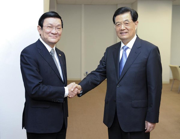 Chủ tịch nước Trương Tấn Sang đã có cuộc gặp với người đồng cấp Hồ Cẩm Đào và trao đổi về quan hệ song phương, thúc đẩy tình hữu nghị giữa hai nước láng giềng.
