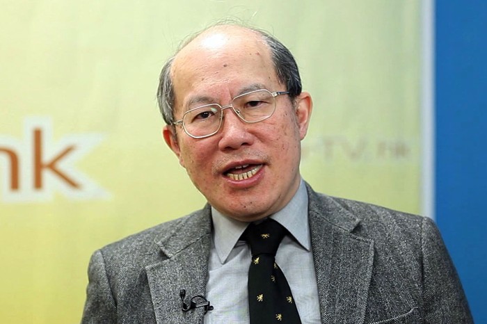 Nhà báo Hồng Kông kỳ cựu, nguyên Phó tổng biên tập bản tiếng Trung Quốc của Bưu điện Hoa Nam buổi sáng cho rằng ông Tập Cận Bình giả ốm