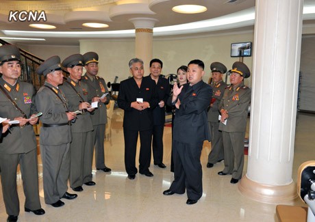 Nhà lãnh đạo trẻ Bắc Triều Tiên dặn dò, chỉ đạo các quan chức.