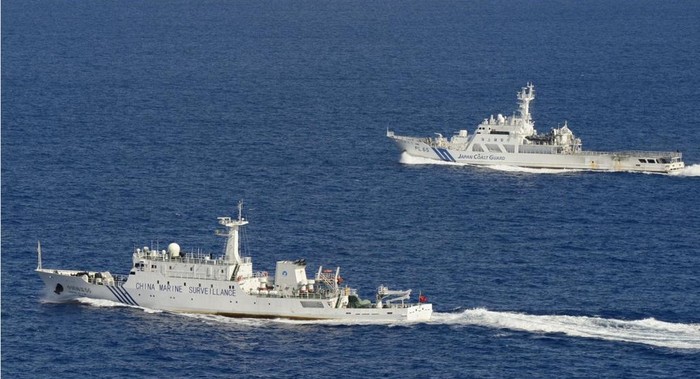 Tàu Hải giám Trung Quốc đang bị tàu Cảnh sát Nhật Bản theo sát.