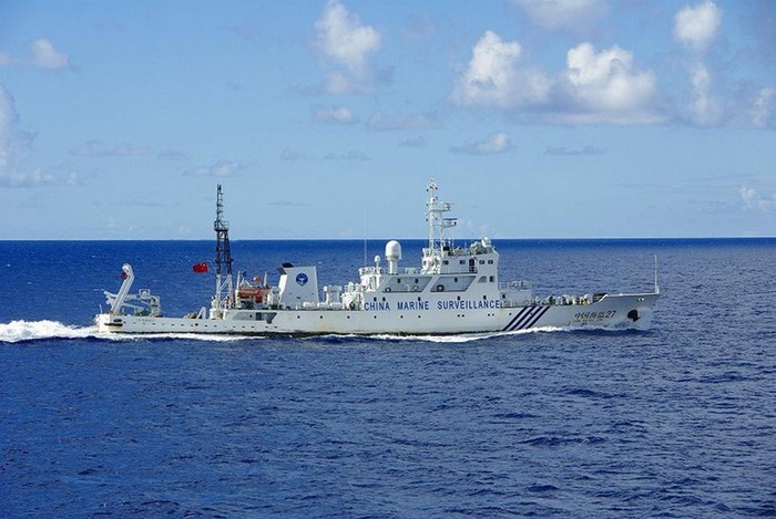 Trước đó, hãng tin Tân Hoa Xã của Trung Quốc cho biết: "Hai tàu Hải giám Trung Quốc đã đến vùng biển xung quanh đảo Senkaku/ Điếu Ngư và các đảo gần đó vào thứ Sáu và bắt đầu tuần tra, giám sát ở đây."