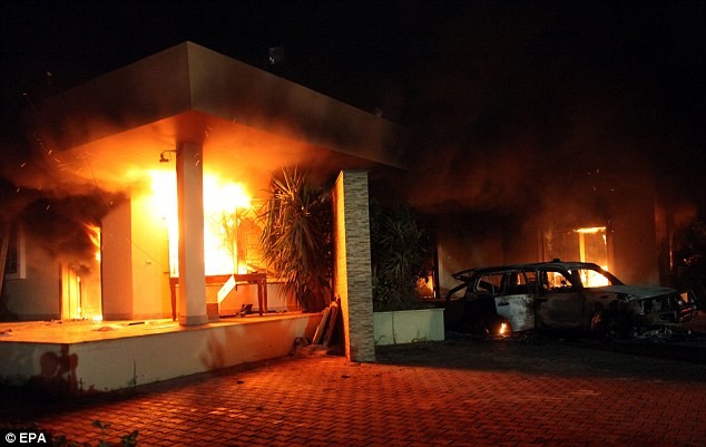 Lãnh sự quán Mỹ tại Benghazi, Libya chìm trong biển lửa trong vụ tấn công tuần trước.