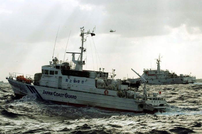 Một tàu Cảnh sát biển Nhật Bản tham gia cản đường hàng chục tàu cá Đài Loan đang hướng về Senkaku.