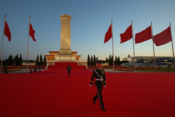 Binh lính tuần ra tại quảng trường Thiên An Môn.