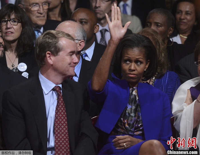 Đệ nhất phu nhân Mỹ Michelle Obama cũng có mặt tại cuộc tranh luận và có những ý kiến hỗ trợ.