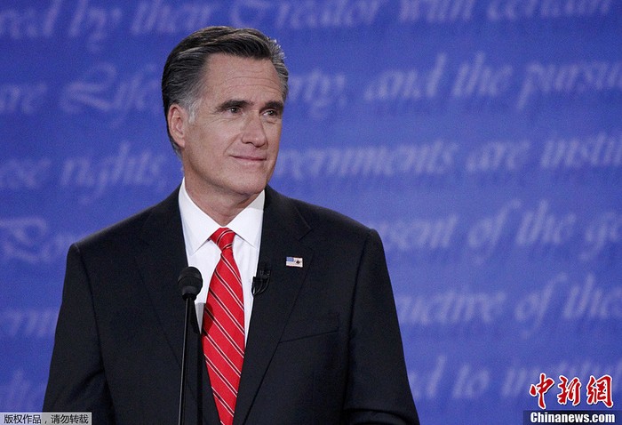 Trong cuộc tranh luận, ông Romney cho rằng quan điểm của Obama không khác gì 4 năm trước, "tiêu nhiều tiền hơn, thu thêm thuế" và nhấn mạnh "đó không phải là câu trả lời đúng đắn cho nước Mỹ". Đáp lại, ông Obama cũng chỉ trích chính sách của Romney khi không đồng tình với việc "cắt giảm thuế cho nhà giàu và giảm bớt sự điều tiết của chính phủ".