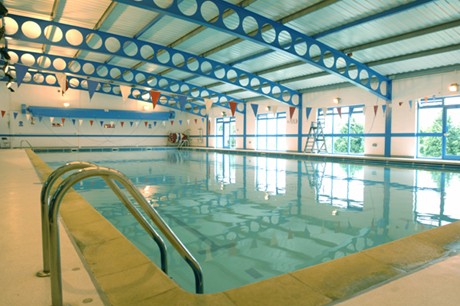 Bể bơi của trường TH Truro ở Truro, Anh