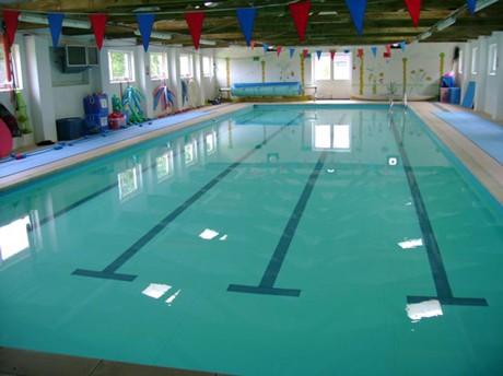 Bể bơi trường TH Truro ở Treliske, Anh
