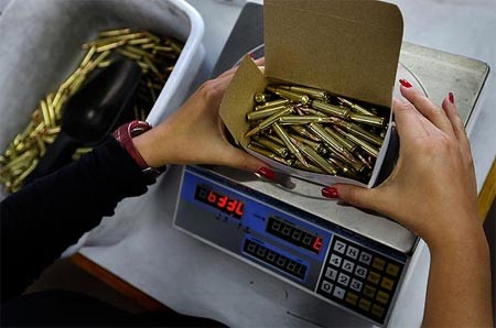 Các hộp đạn sẽ được phân phối tới các nhà buôn trên khắp nước Mỹ.
