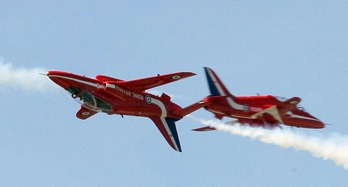 "Red Arrow" được thành lập năm 1947 của Không quân Hoàng gia Anh biểu diễn tại Hy Lạp năm 2010.