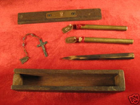 Dụng cụ săn ma cà rồng thế kỷ 19 được bán trên Ebay