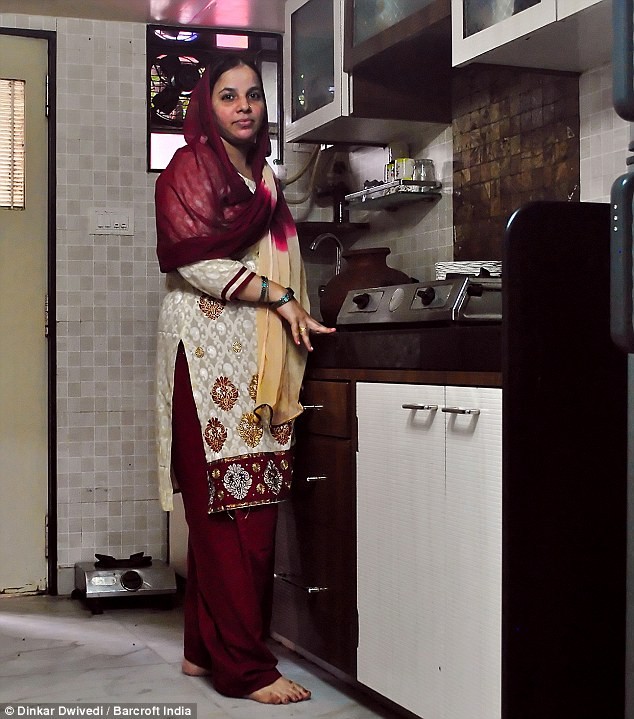 Shabina Shaikh, 30 tuổi, khoe khu bếp của gia đình cô