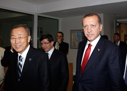 Thủ tướng Erdogan (phải) và Tổng thư ký LHQ Ban Ki-moon