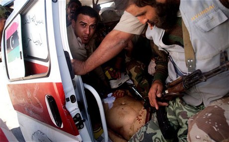 Hình ảnh Gaddafi trên chiếc xe cứu thương của Holly Pickett