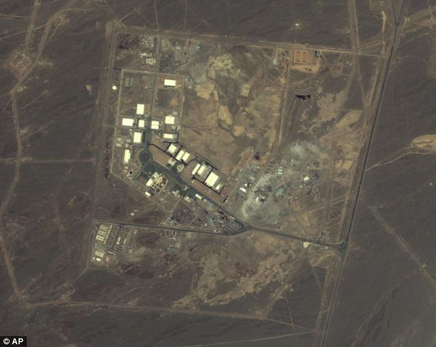 Cơ sở hạt nhân Natanz, nằm cách 130 dặm về phía nam Tehran, nơi Mỹ tin rằng Iran đang làm giàu uranium tại đây
