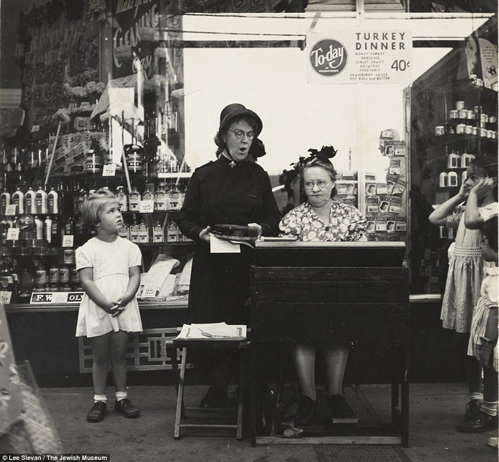 Bên trong cửa hàng Woolworth năm 1940