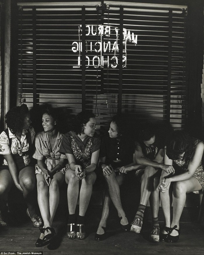 Một nhóm các bé gái của trường múa Harlem năm 1938
