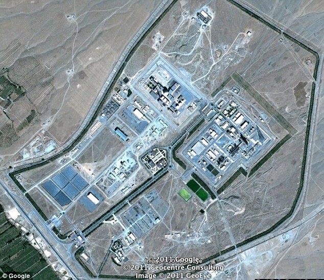 Ảnh chụp khu sản xuất nước nặng ở cơ sở hạt nhân Arak năm 2010