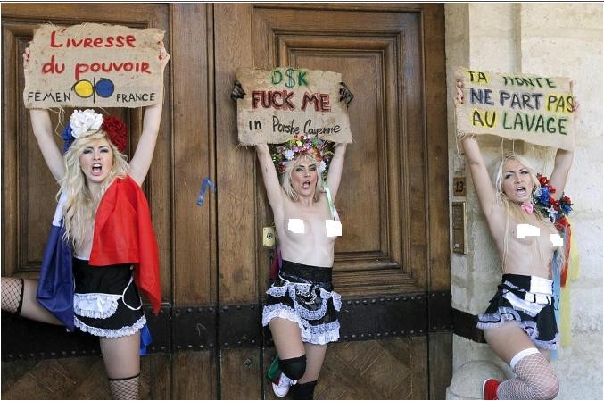Nhóm FEMEN người Ucraina giận dữ biểu tình phản đối cựu Tổng giám đốc IMF Dominique Strauss-Kahn liên quan tới các hành vi bê bối tình dục