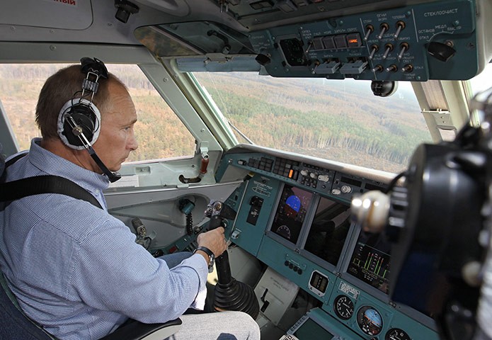 Phi công Putin trực tiếp điều khiển thuỷ phi cơ Be-200 tham gia chữa cháy rừng