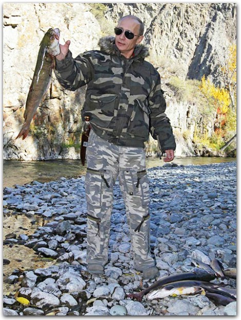 Thủ tướng Putin sát cá