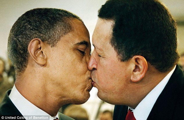 Tổng thống Mỹ Barack Obama hôn môi Tổng thống Venezuela Hugo Chavez.